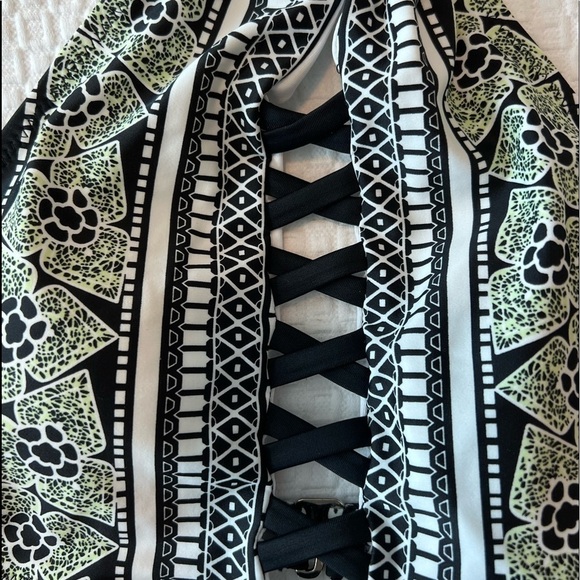 Cupshe Bikini Swim Top Halter Size M - Picture 8 of 13